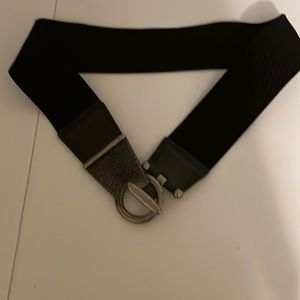NWOT drop waist belt with silver hook buckle excellent condition